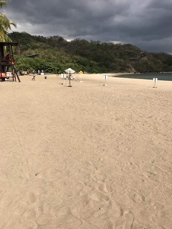 Pico Beach Front Condo Насугбу Экстерьер фото